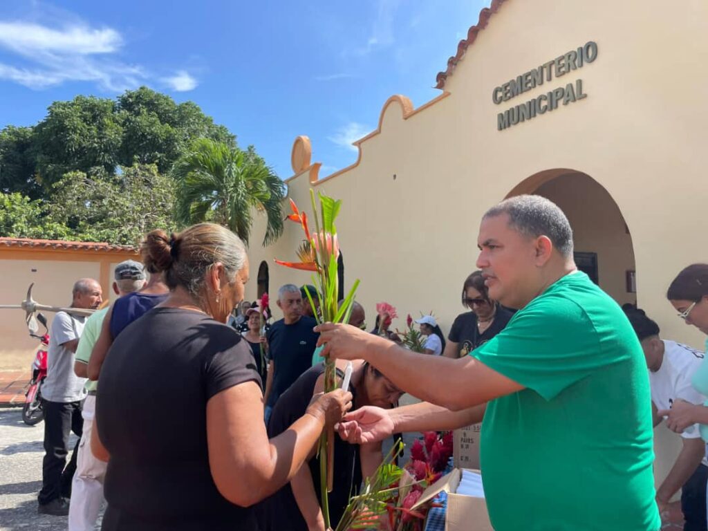 En Cocorote, el alcalde hizo presencia en el cementerio
