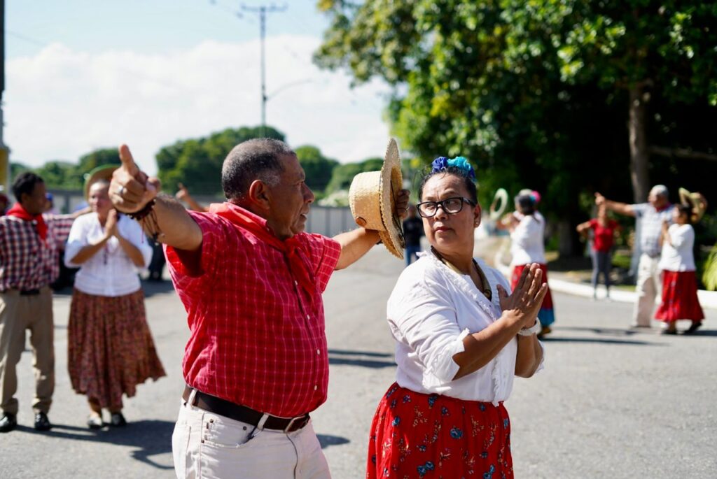 En el Cementerio Museo Patrimonial de Independencia realizaron el tradicional Baile de la Llora