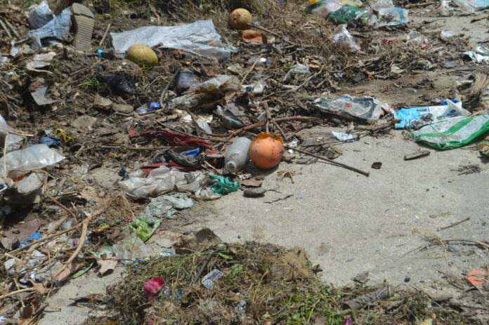 Calle de san rafel con basura