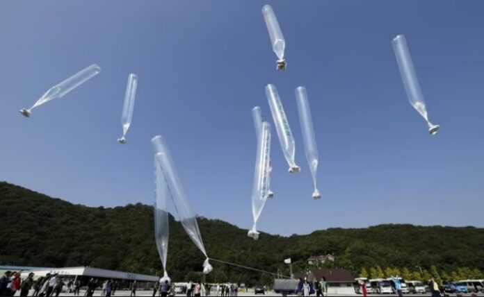 Corea del Norte lanzó cientos de globos con desechos hacia Corea del Sur
