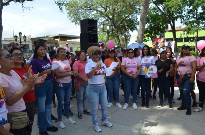 Gritaron consignas en apoyo al Gobierno nacional