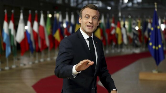 “He decidido devolverles la elección de su futuro parlamentario mediante la votación. Por lo tanto, disolveré la Asamblea Nacional”, dijo Macron