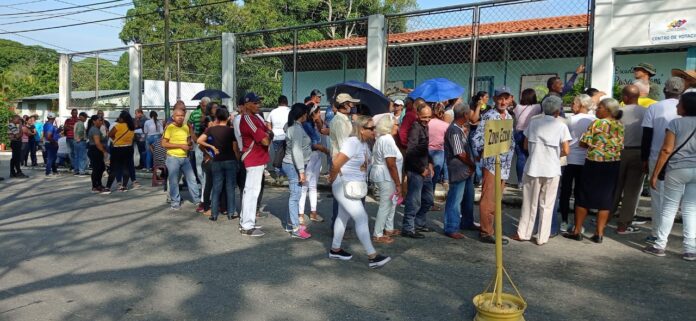 Amplia participación en los centros de votación de los trinidenses