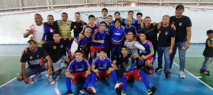 El equipo masculino luchó para ganar su boleto