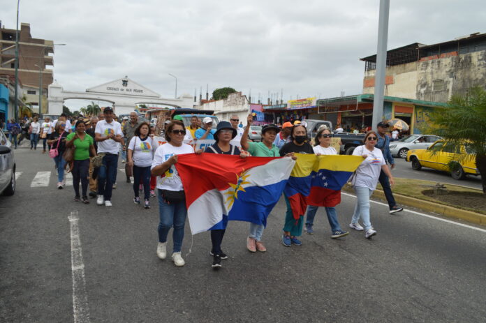 Los educadores han mantenido una lucha de calle