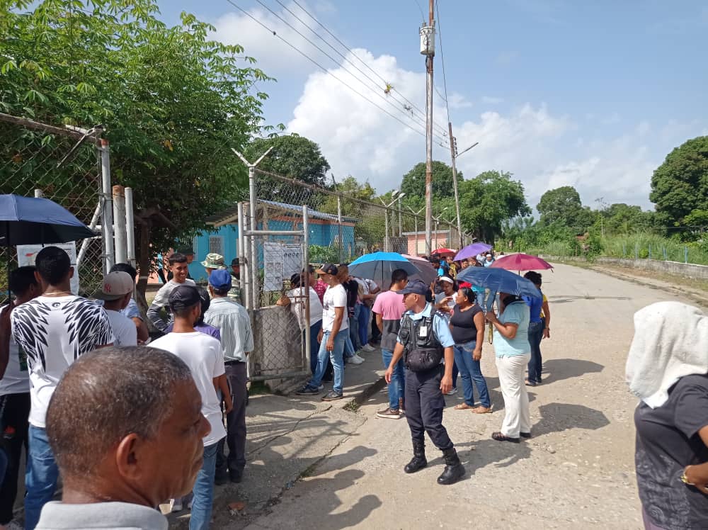 Participación de electores en el caserío Carabobo, municipio Bolívar