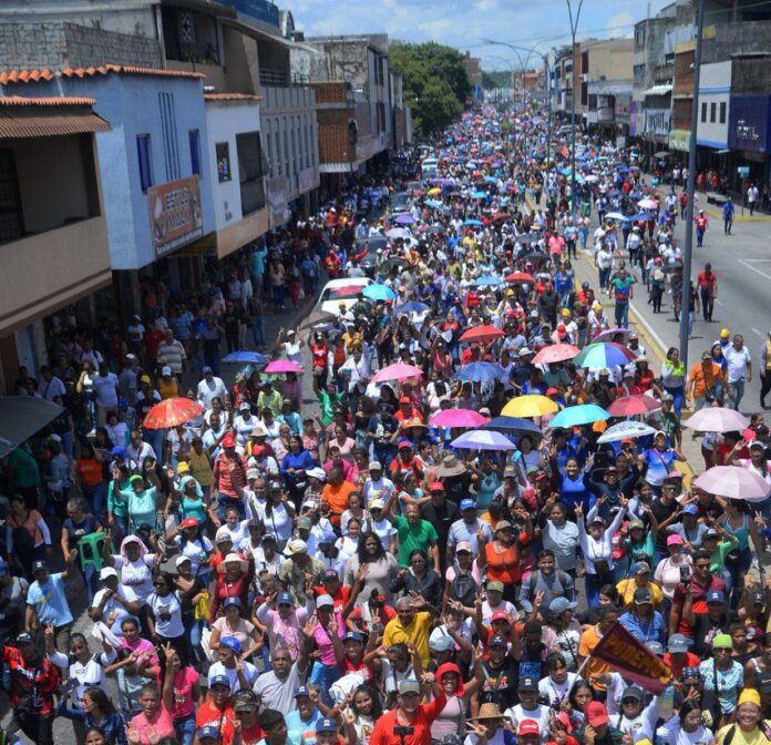 A la caminata acudieron representantes del Partido Socialista Unido de Venezuela (PSUV), del Gran Polo Patriótico y de los diversos movimientos sociales