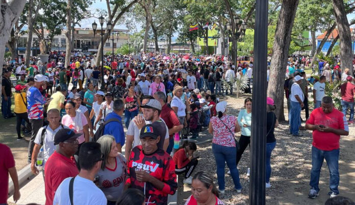 En la Plaza Sucre, municipio Independencia, comenzaron a concentrase