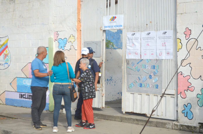 Desde la fecha, también se vive un ambiente tenso y de emociones encontradas en toda la población