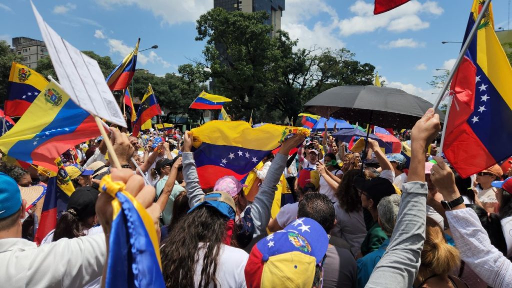 Los carabobeños se concentraron en la Avenida Bolívar norte de Valencia