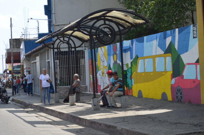 Los pasajeros que trabajan hasta tarde pasan trabajo