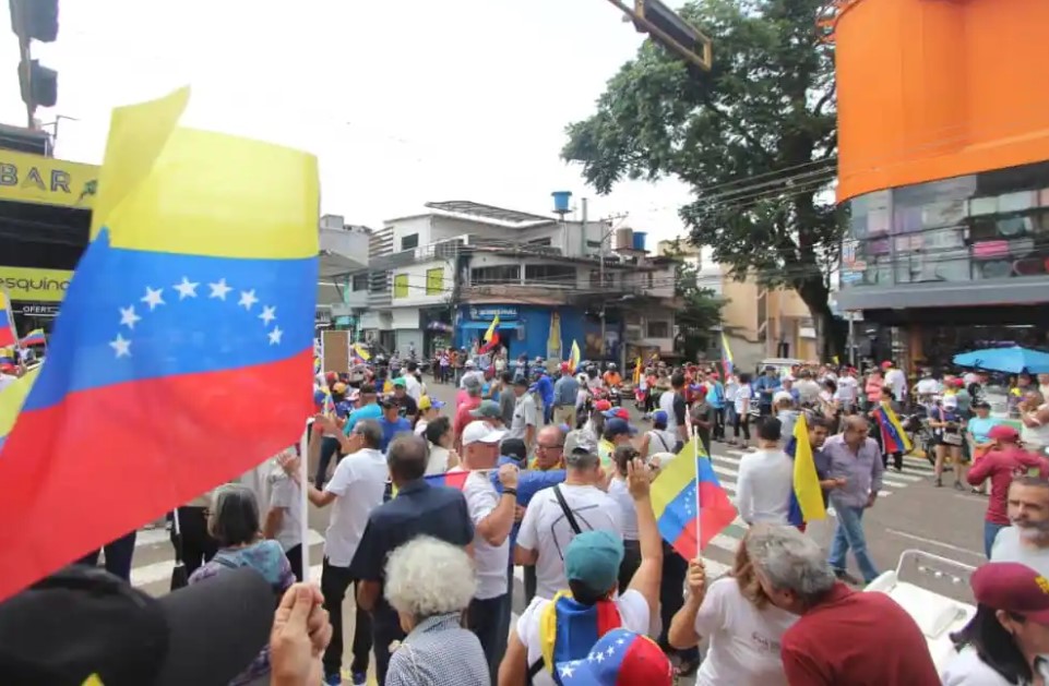 Sector opositor se concentró en la plaza María Del Carmen Ramírez, (plaza Los Mangos) en Barrio Obrero, San Cristóbal