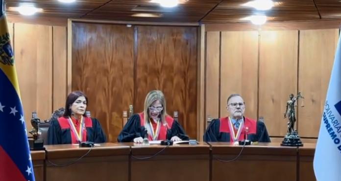 Los magistrados encabezaron la audiencia