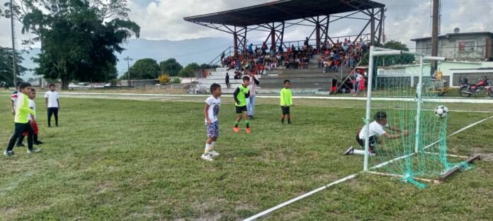 2- La primera jornada se jugó en el Polideportivo San Antonio