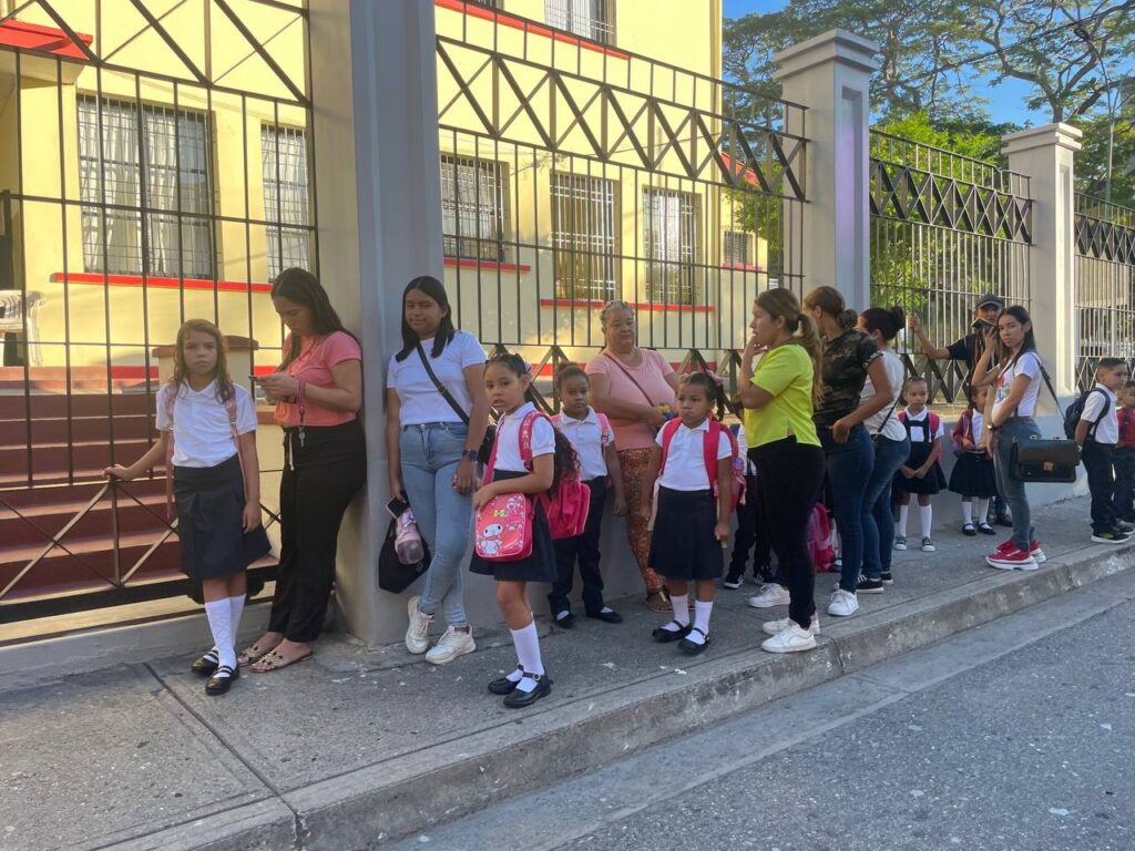 Desde tempranas horas se comenzó a notar la presencia de estudiantes