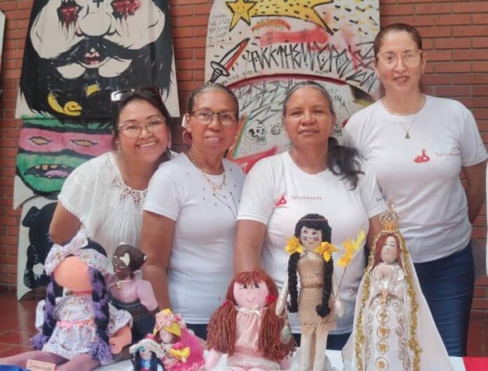 Exhibieron muñecas elaboradas por manos yaracuyanas