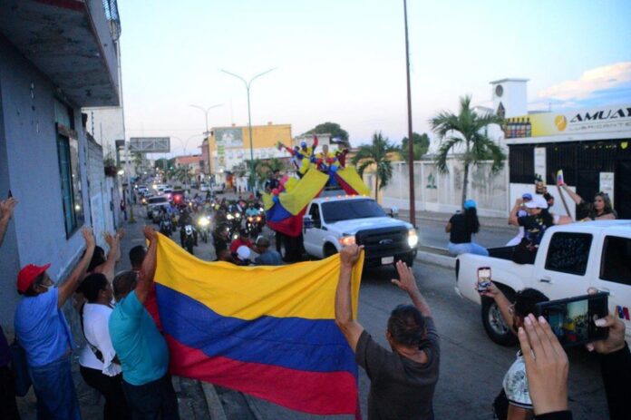 La caravana recorrió las calles de la capital yaracuyana