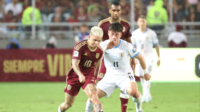 La selección venezolana de fútbol pactó sin goles el #10Septiembre ante Uruguay en eliminatorias al mundial 2026. A pesar de dominar todo el partido, los dirigidos por Fernando “Bocha”Batista no pudieron capitalizar el ataque; sin embargo, el resultado da un respiro después de la goleada ante Bolivia, aunque se trata de la producción más baja en lo que va del ciclo clasificatorio. Los próximos compromisos son ante Argentina y Uruguay