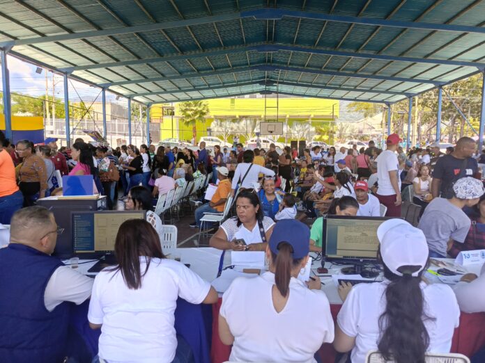 Gran participación se apreció en la jornada de Tribunal Móvil realizada este viernes en Independencia