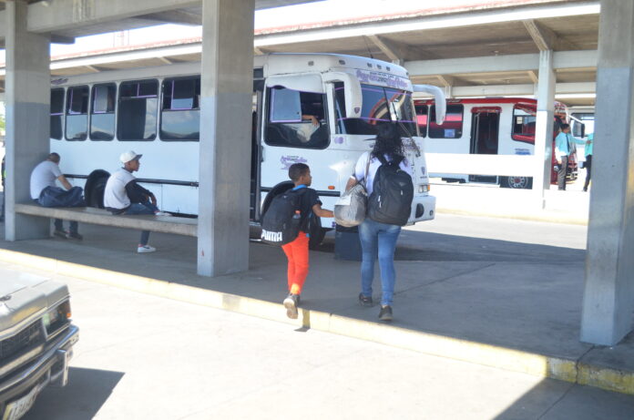 Graneaditos van llegando los usuarios al terminal