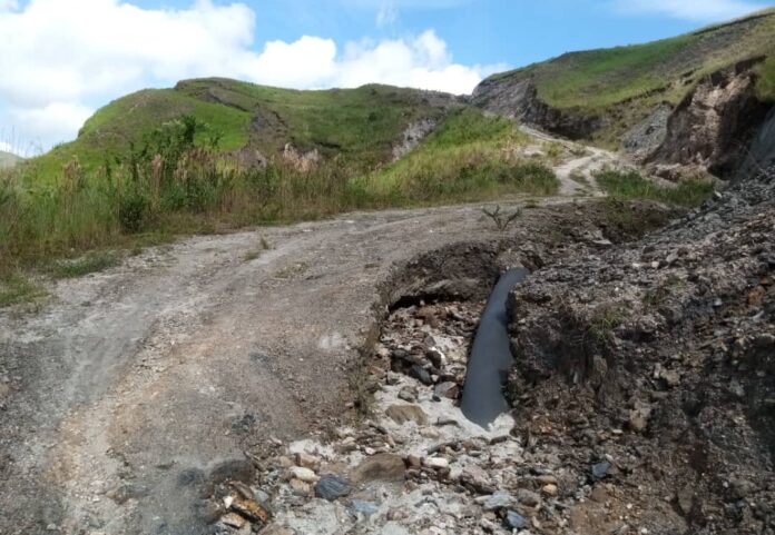 En algunas partes las tuberías están descubierttas