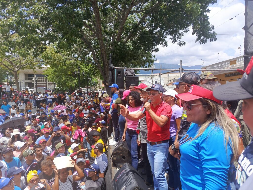 Julio León, “hoy nos encontramos con la moral en alto”