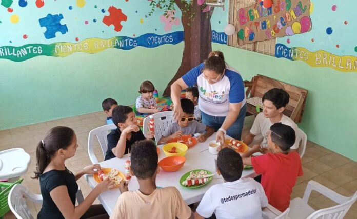 La idea es que los niños no sientan tan pesado el horario