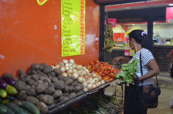 Durante la semana invierten más en verduras, por lo que no puede faltar en la lista