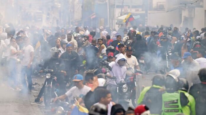 Más de 2.400 personas han sido detenidas desde que comenzaron las protestas