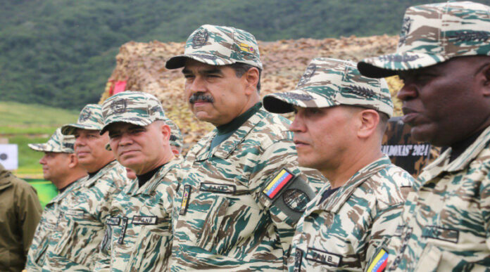 Maduro resaltó que se avanza en las capacidades para desarrollar drones para la defensa del territorio