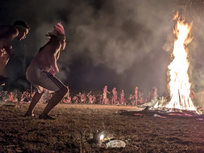 El baile es un ritual alegórico a las danzas que realizaban los ancestros indígenas