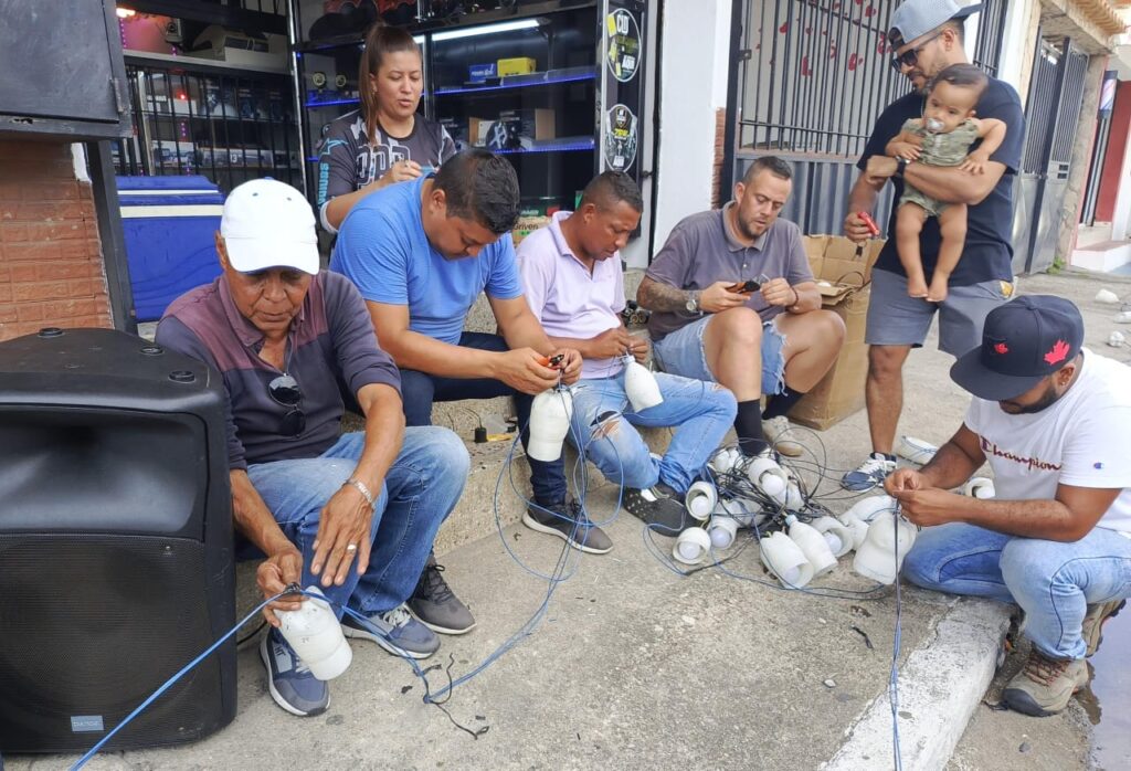 El equipo organizador prepara desde ya las luces que darán color a este emblemática calle de San Felipe