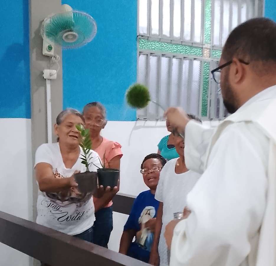 En Marín la misa de bendición a las plantas y mascotas fue el viernes en la tarde