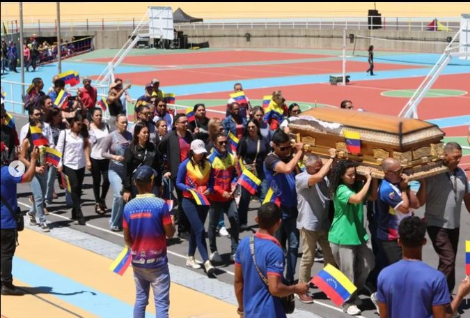 Familiares recibieron las condolencias de allegados y personas vinculadas al deporte