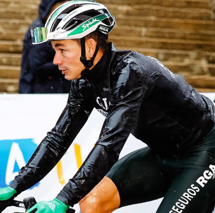 Aular tuvo que luchar con el mal clima, pero mantuvo su ritmo en la carrera