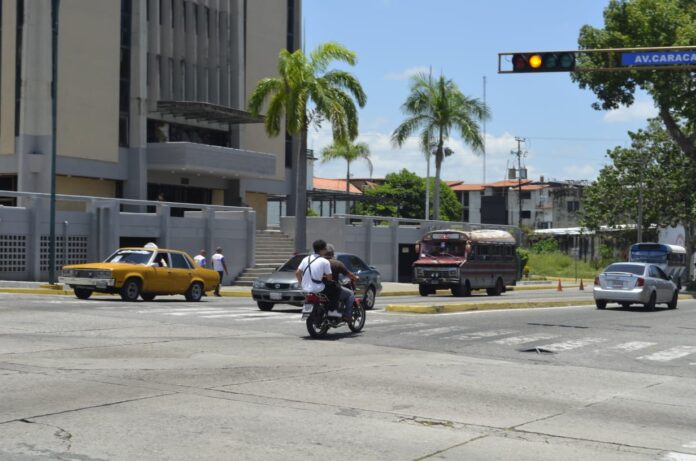 León señaló está activo el Decreto 190, el cual contempla el horario de circulación de motos y otras normativas de seguridad ciudadana