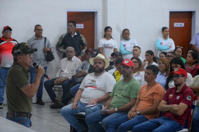 Hemos tenido la oportunidad y el honor de contar con la presencia de los hermanos del movimiento Sin Tierra de la hermana república del Brasil, dijo León Heredia