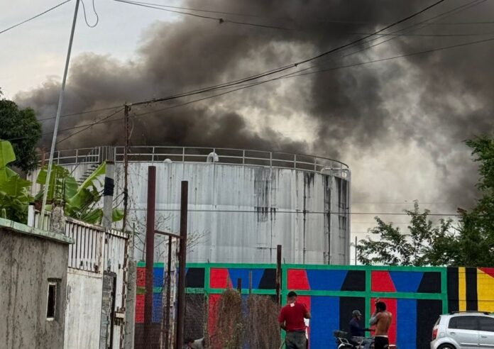 El incendio causó alarma entre quienes habitan en las inmediaciones de dicha estación