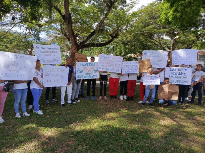 Estos jóvenes llevan más de 70 días privados de libertad