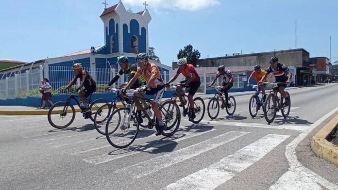 En el V Clásico Ciclístico participaron 100 ciclistas