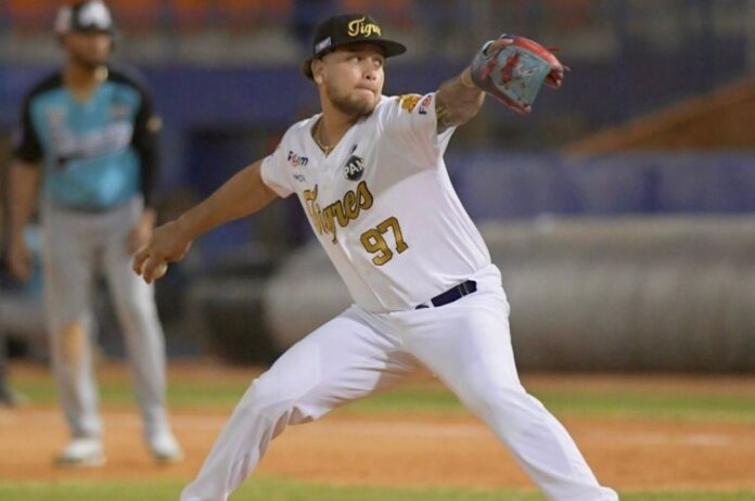 El yaracuyano ha lanzado par de innings en la pelota venezolano