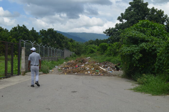 Habitantes del sector queman los desperdicios cuando hay muchos acumulados