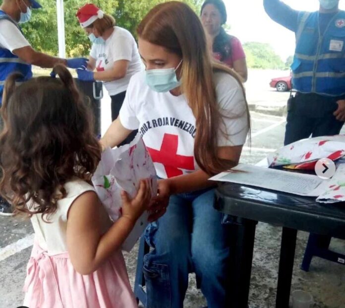 La Cruz Roja busca alegrar los corazones de los más pequeños en esta Navidad