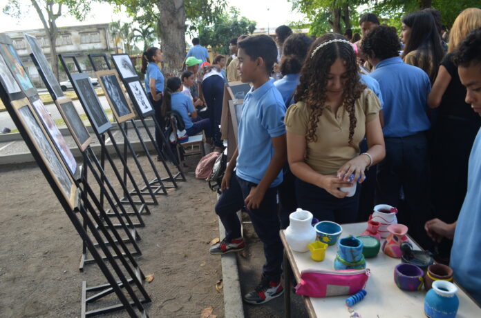 Los alumnos participaron con los diversos trabajos que realizan