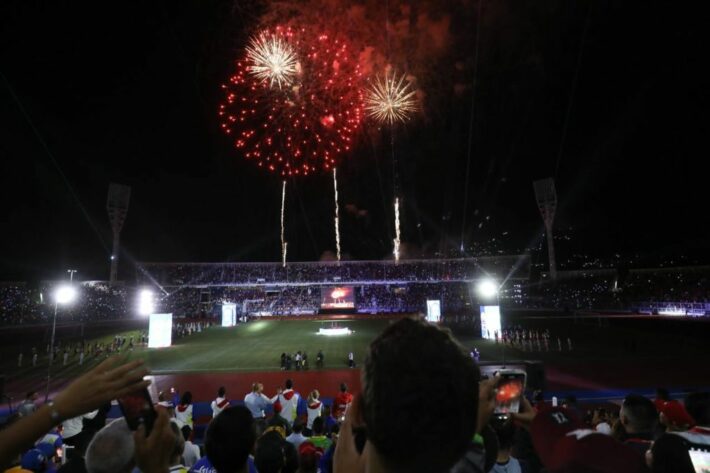 Los fuegos artificiales no faltaron en la ceremonia