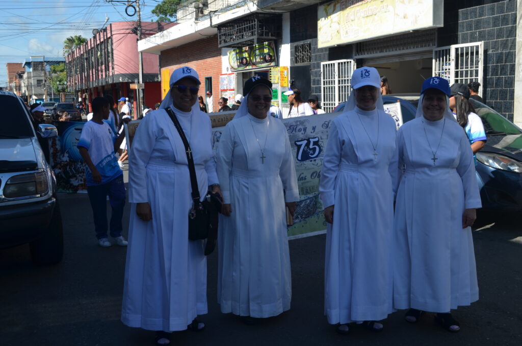 Las hermanas religiosas han organizado una extensa programación para celebrar los 75 años del colegio