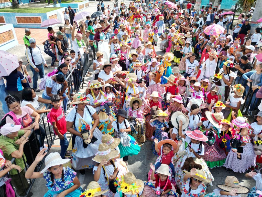 Los niños fueron protagonista en el pasacalles