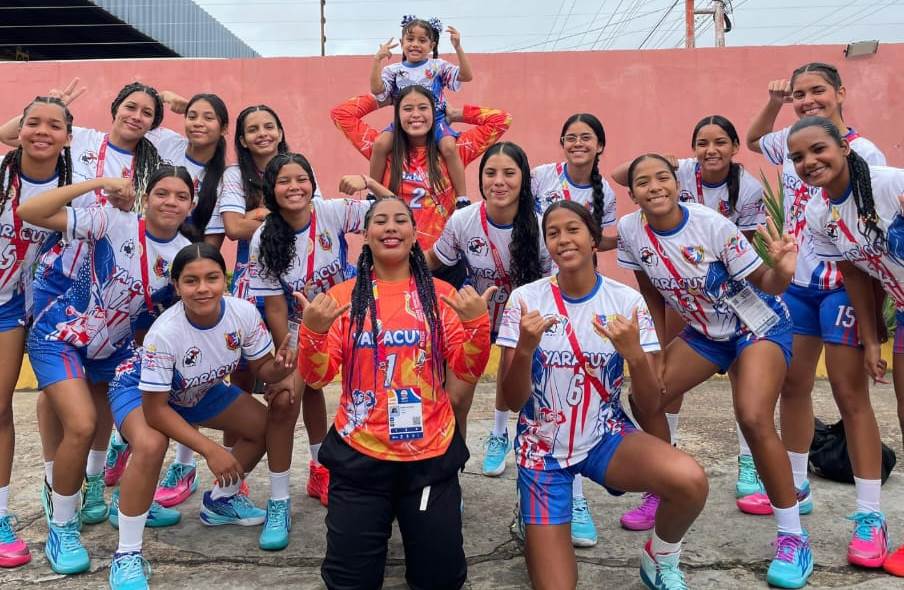 Selección de balonmano femenino ganó plata 