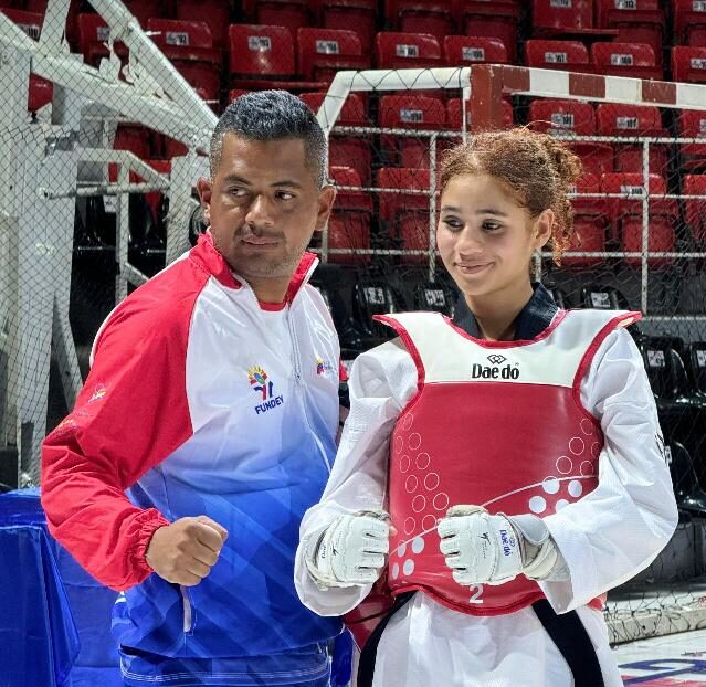 Silvia Coroba junto a su entrenador Leonardo Almao