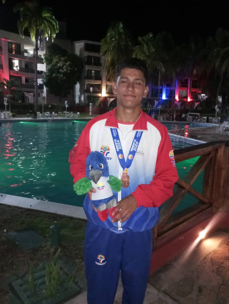 Yorman Rondón ganó bronce en 53 kg en sambo